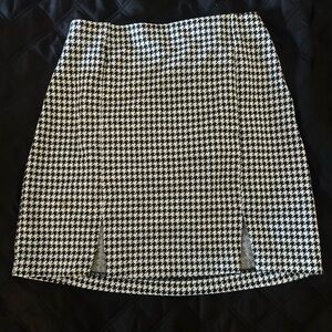 H&M Black and White Houndstooth Pencil Skirt